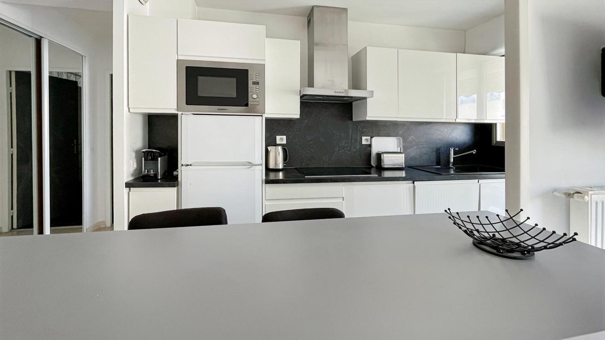 2 Modern, Terrace And Parking *