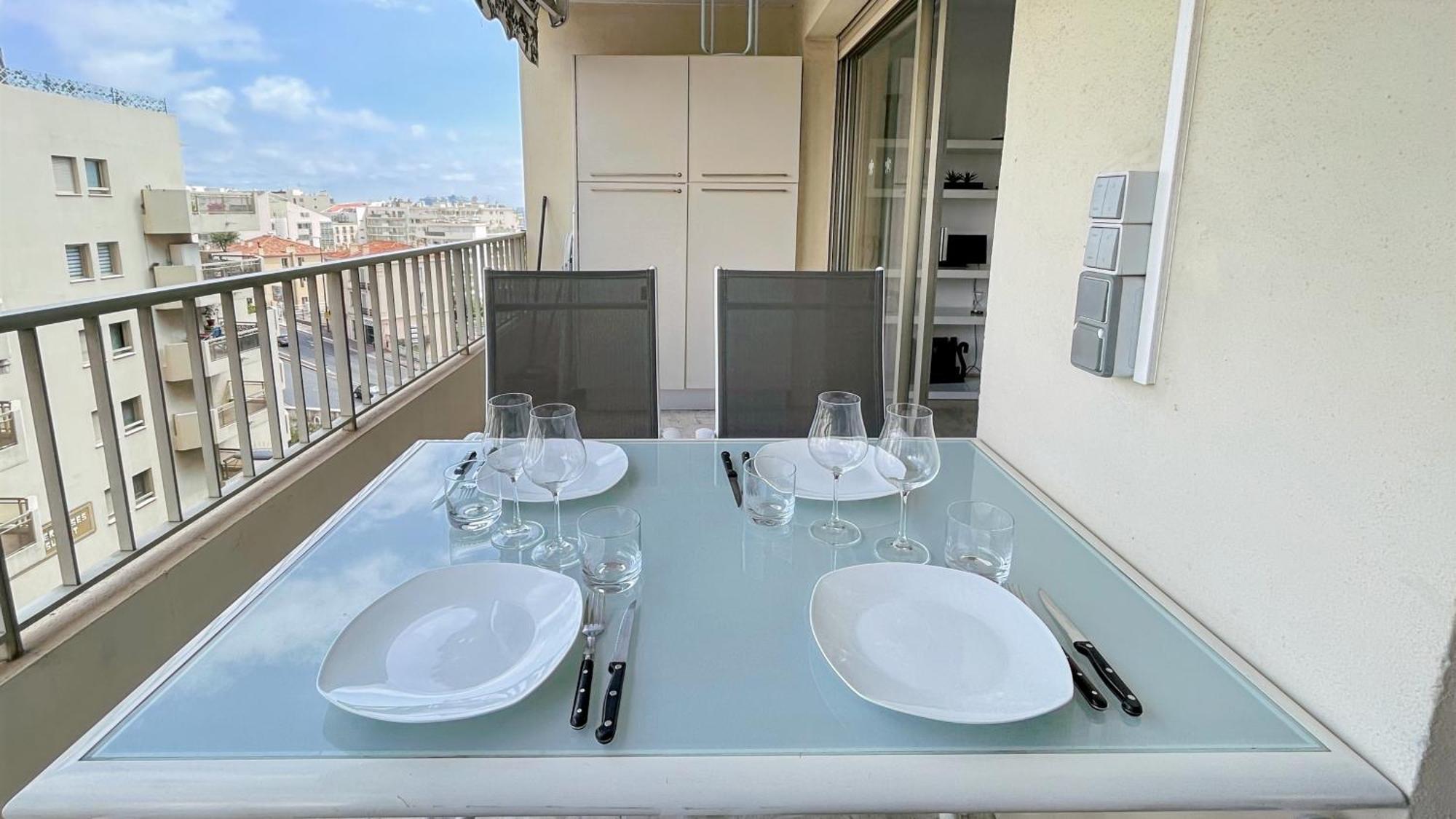 2 Modern, Terrace And Parking Appartement