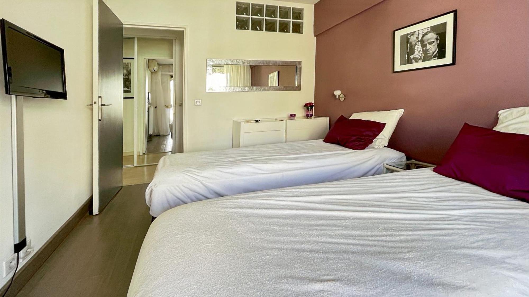 2 Modern, Terrace And Parking Appartement *