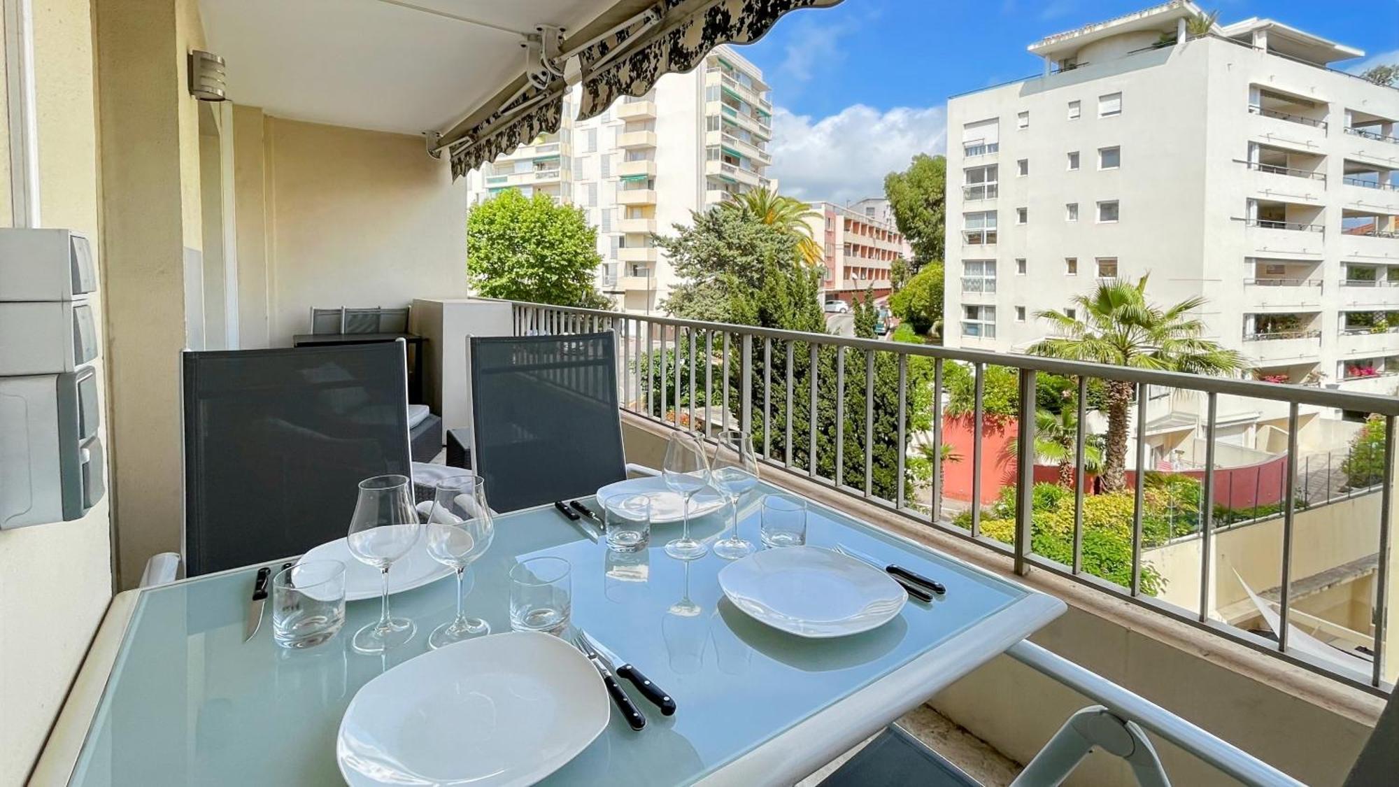 2 Modern, Terrace And Parking Appartement *