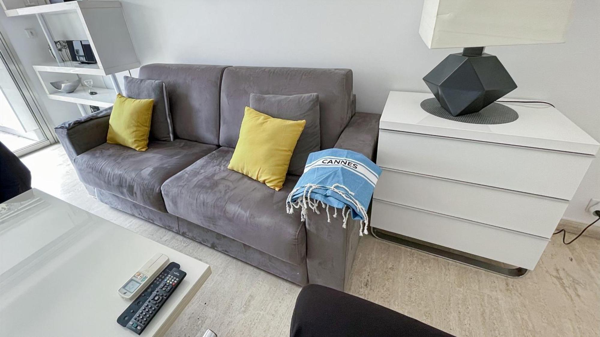 2 Modern, Terrace And Parking Appartement Cannes
