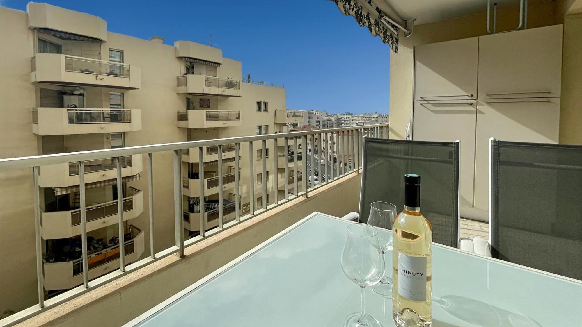 2 Modern, Terrace And Parking Appartement